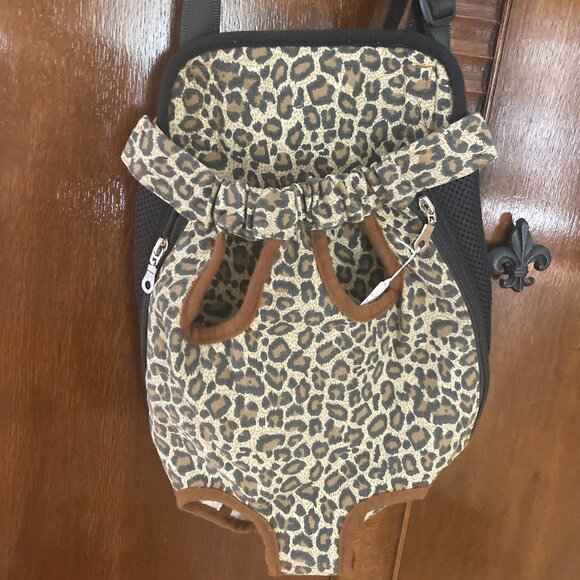 Lightly Used Dog Carrier - Read ALL info. - Picture 2 of 8